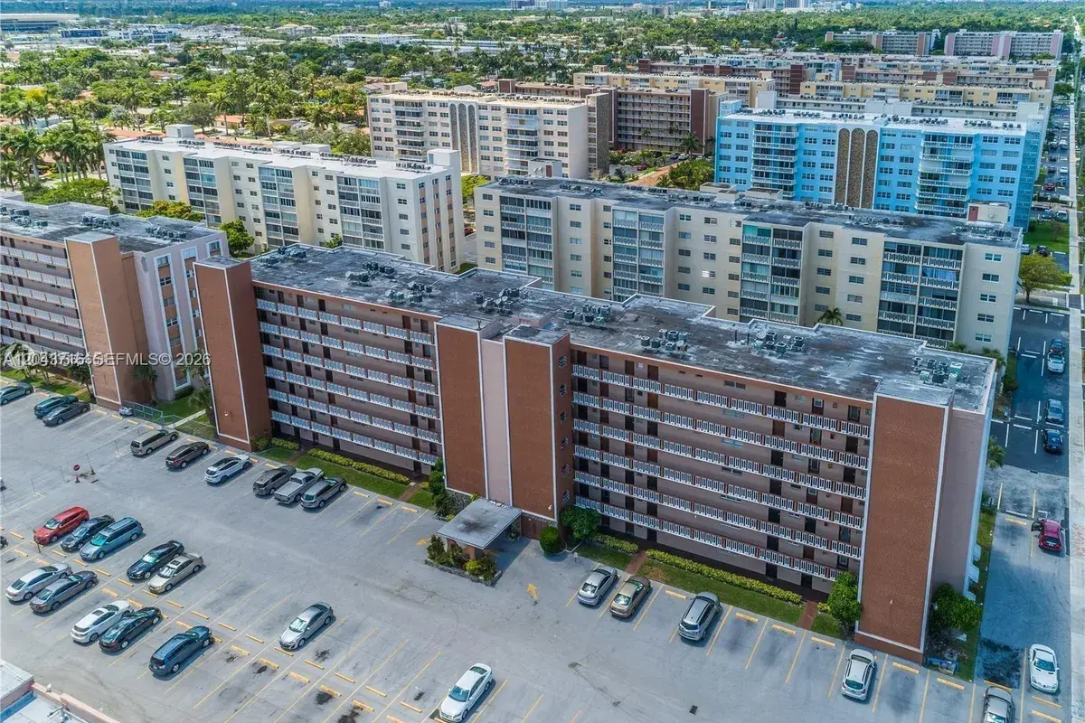 320 NE 12th Ave # 303, Hallandale Beach FL 33009