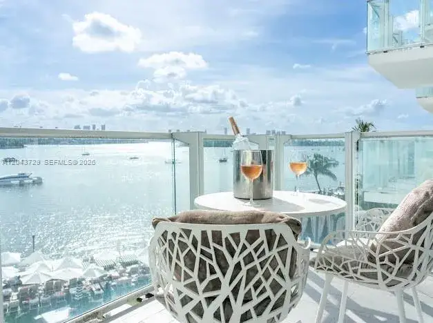 1 bedroom 1 bath Residential for sale at 1100 West Ave # 510, Miami Beach FL 33139