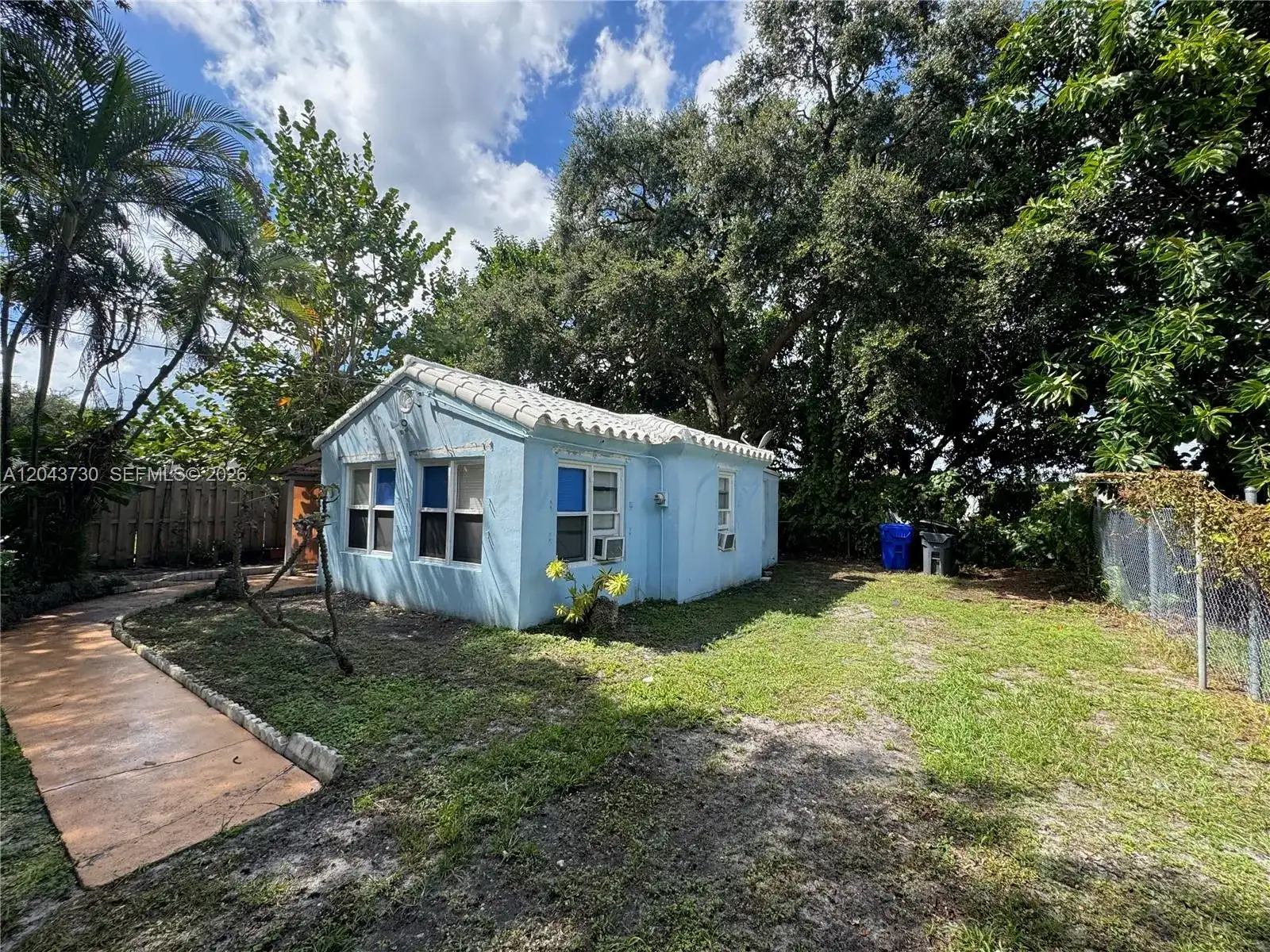 215 Columbus Pkwy, Hollywood FL 33021 photo 2