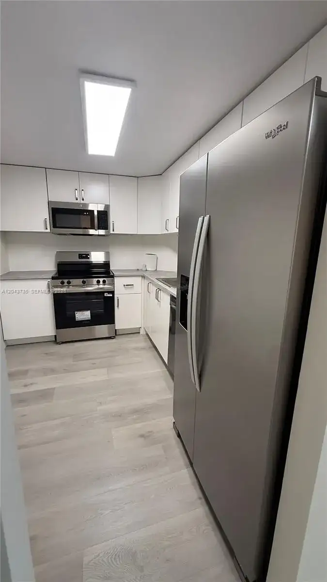 300 Bayview Dr # 211, Sunny Isles Beach FL 33160 photo 3