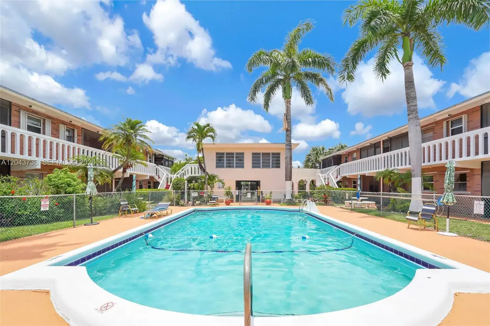 160 NE 8th Ave # 27A, Hallandale Beach FL 33009 photo 3