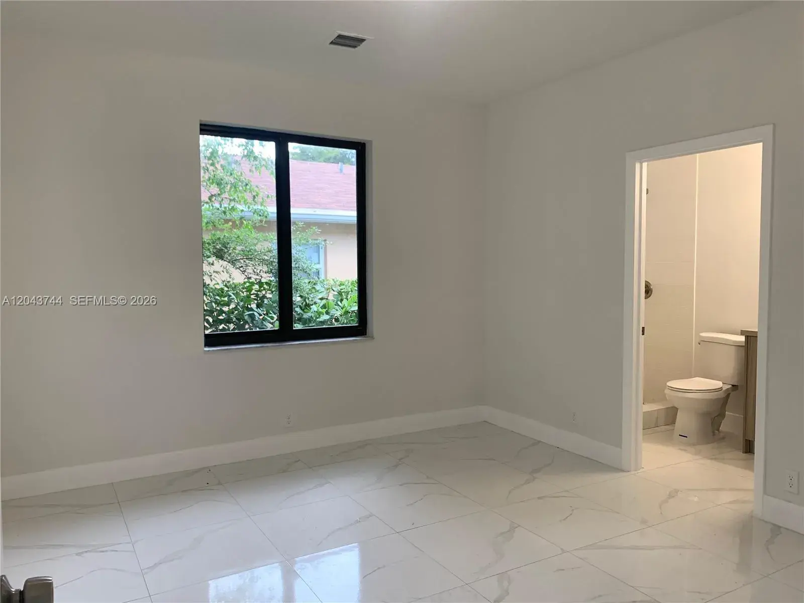 211 NW 7th Ct # B, Hallandale Beach FL 33009