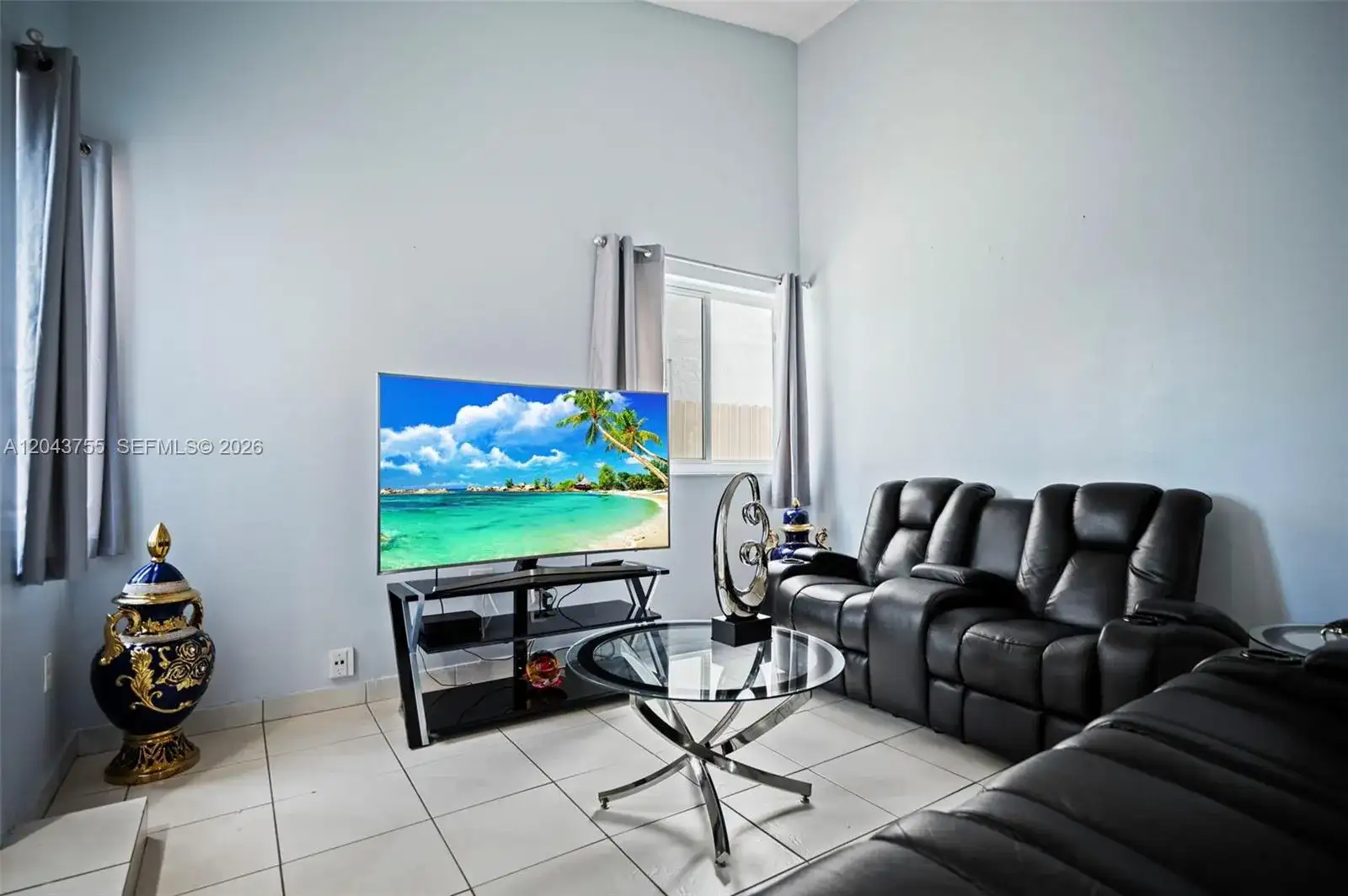 7581 W 29th Way, Hialeah FL 33018 photo 4