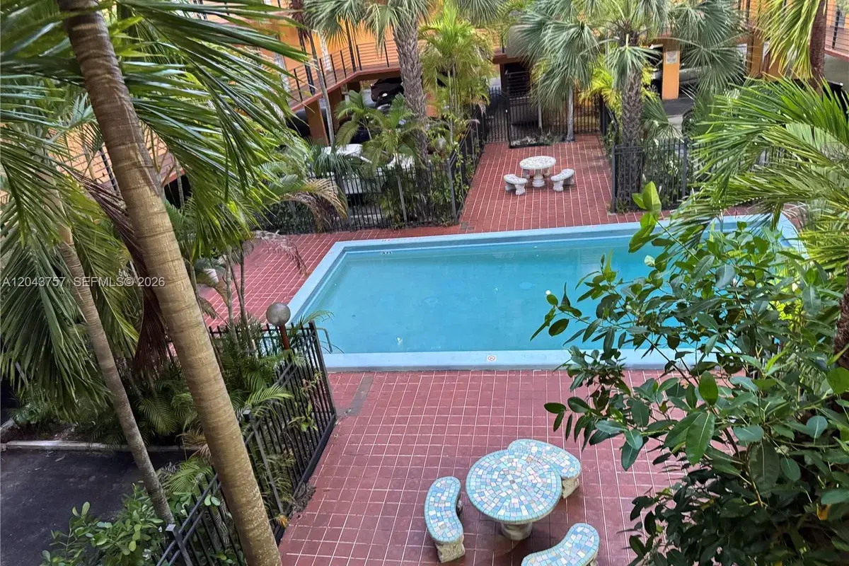 365 NE 125th St # 301, North Miami FL 33161