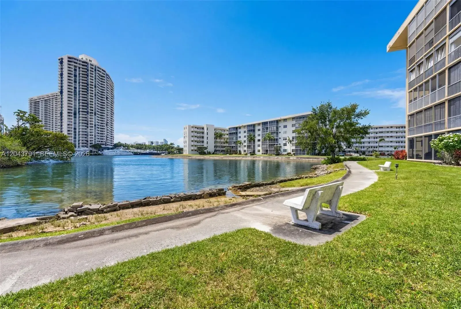 2930 Point East Dr # E201, Aventura FL 33160