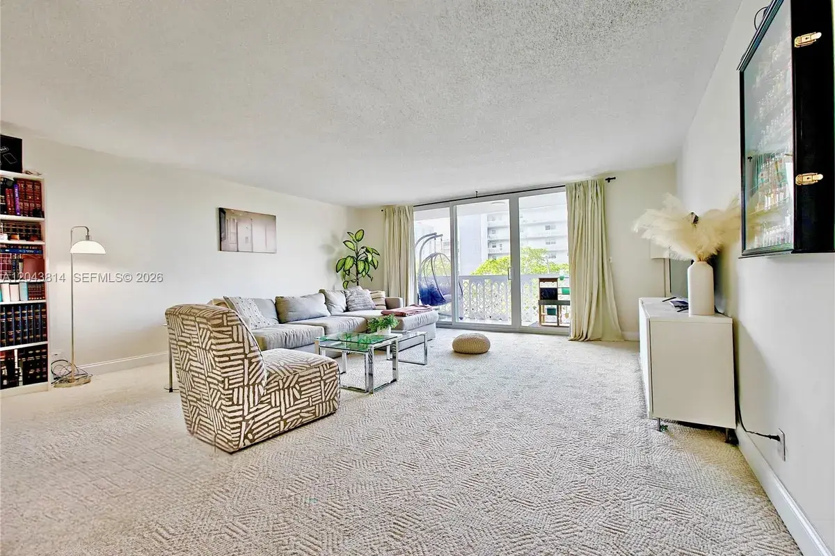 400 NE 12th Ave # 306, Hallandale Beach FL 33009