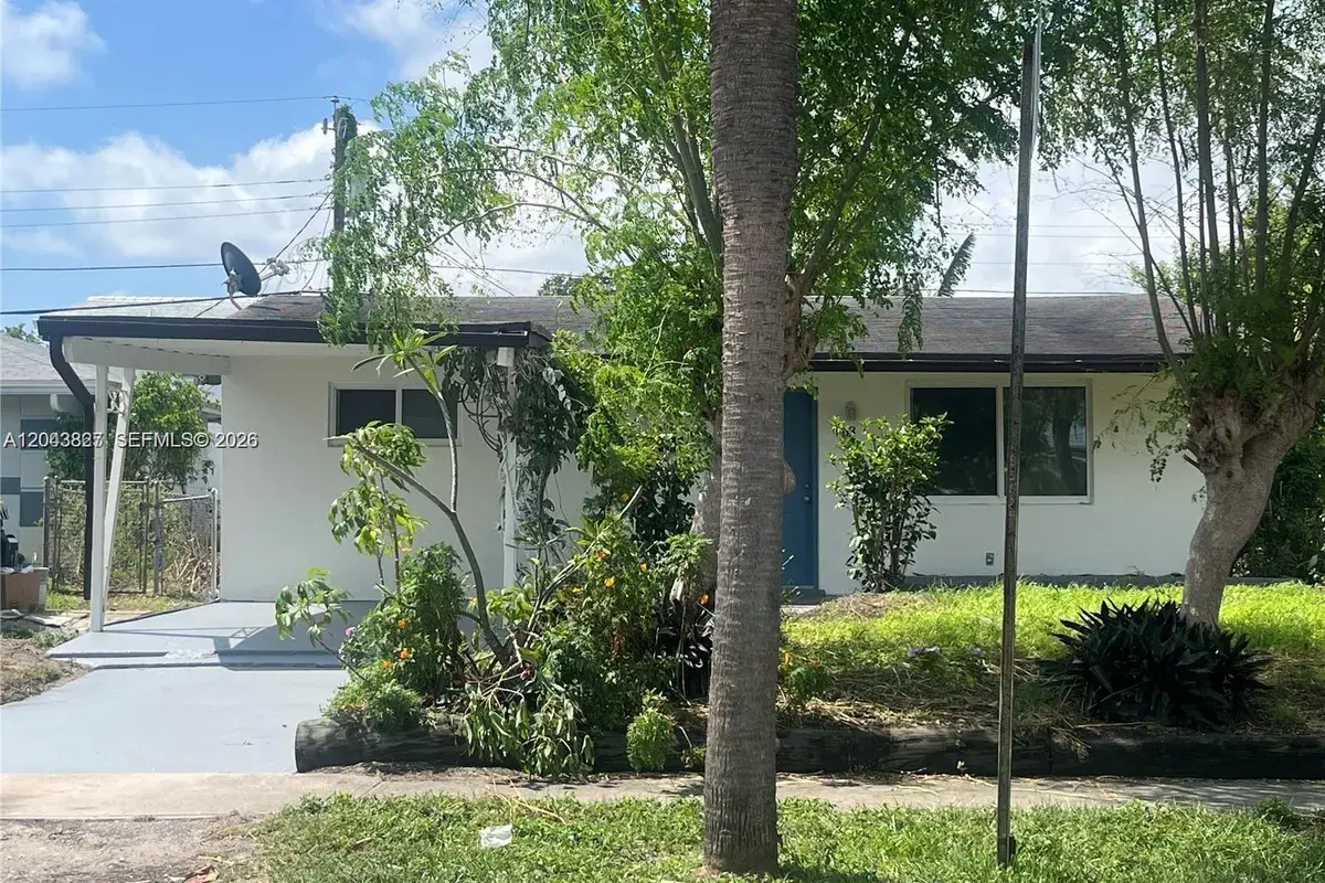 753 SW 3rd St, Dania Beach FL 33004