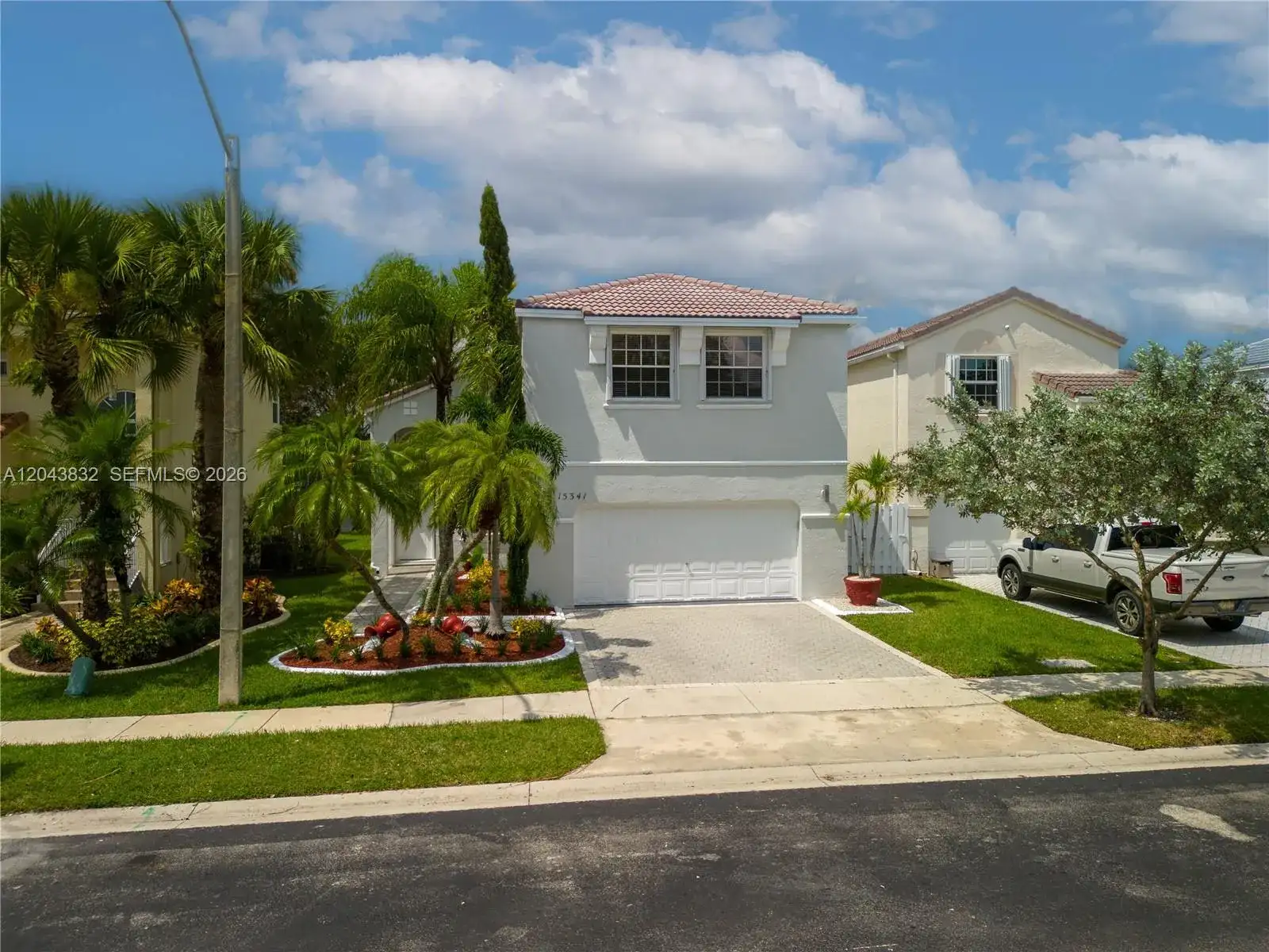 15341 NW 4 ST, Pembroke Pines FL 33028 photo 2