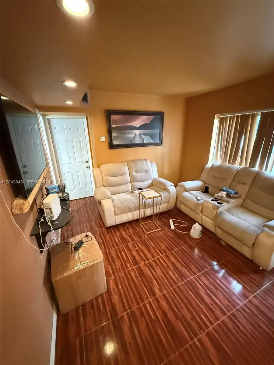 15505 Hayes Ln, Homestead FL 33033 photo 3