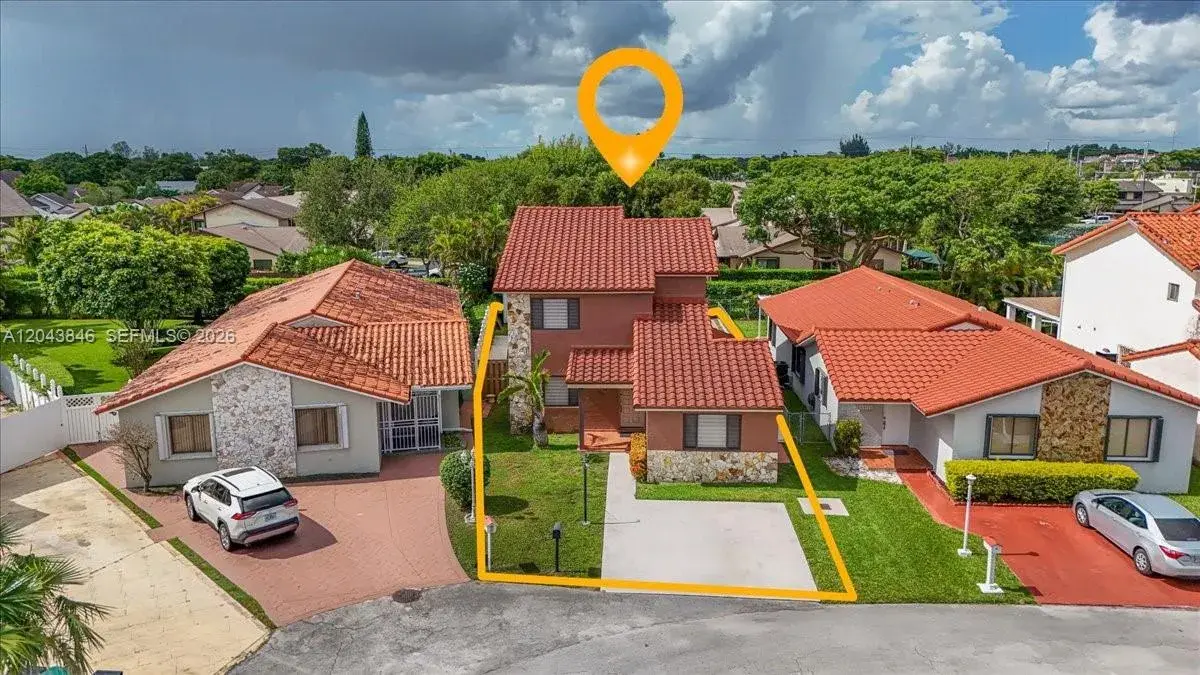 10528 SW 69th Ter, Miami FL 33173