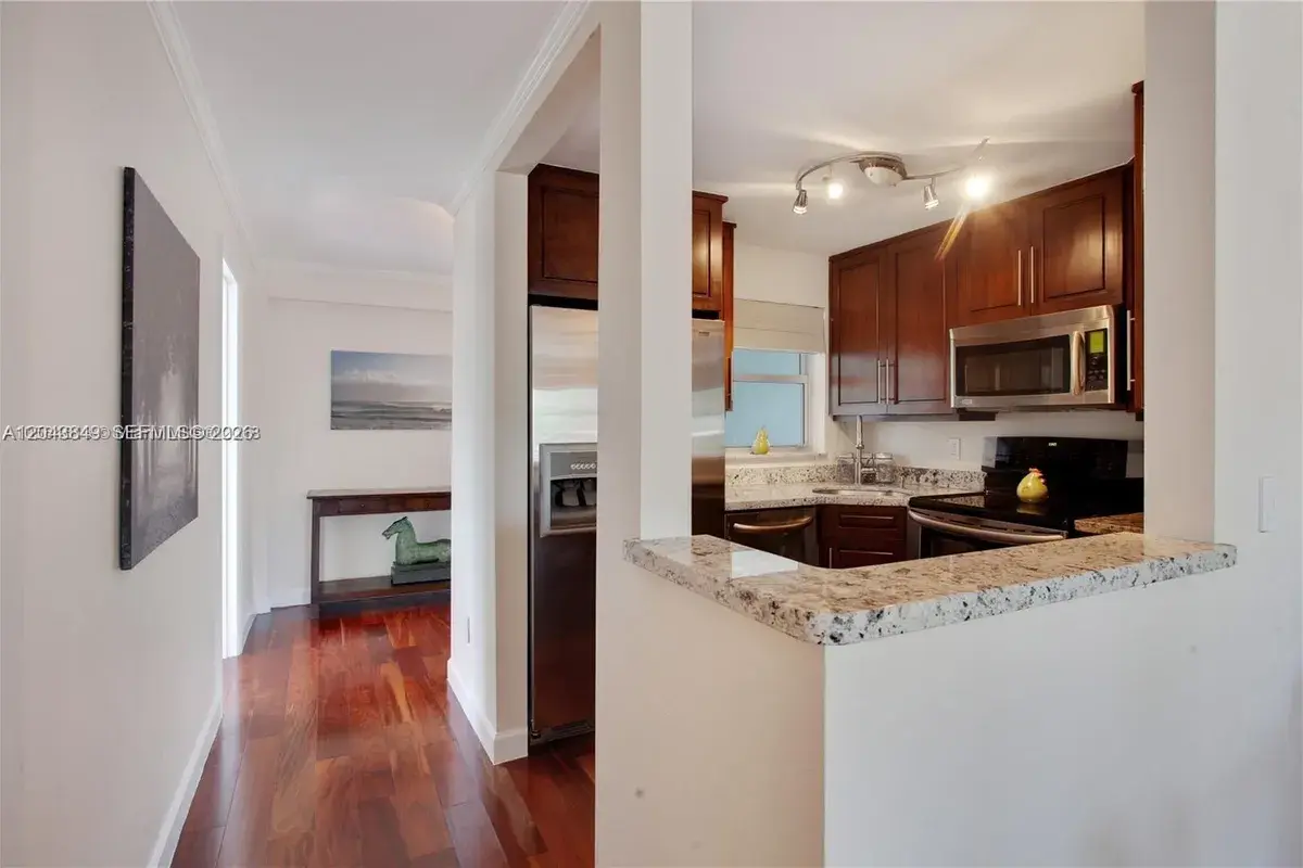 1610 Lenox Ave # 301, Miami Beach FL 33139