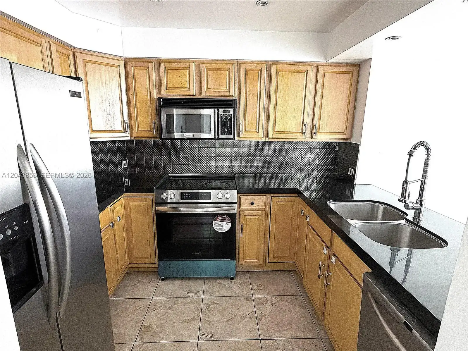 20335 W Country Club Dr # 2210, Aventura FL 33180 photo 5