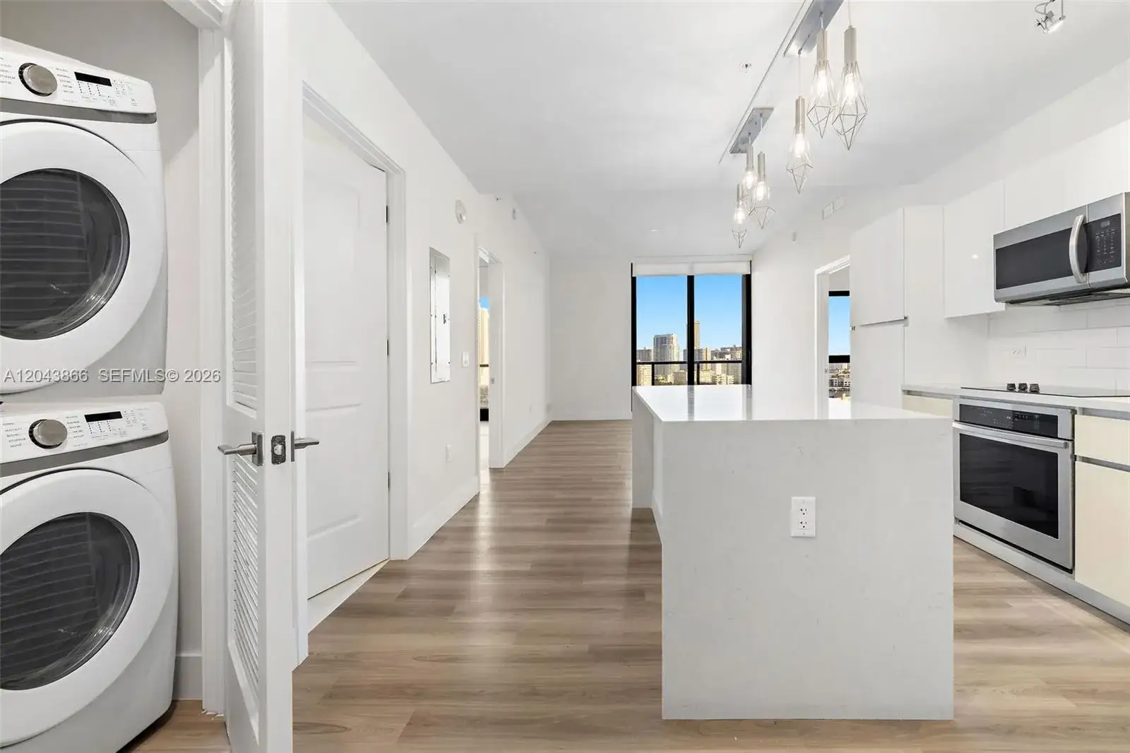 101 Diplomat Pkwy # 2304, Hallandale Beach FL 33009