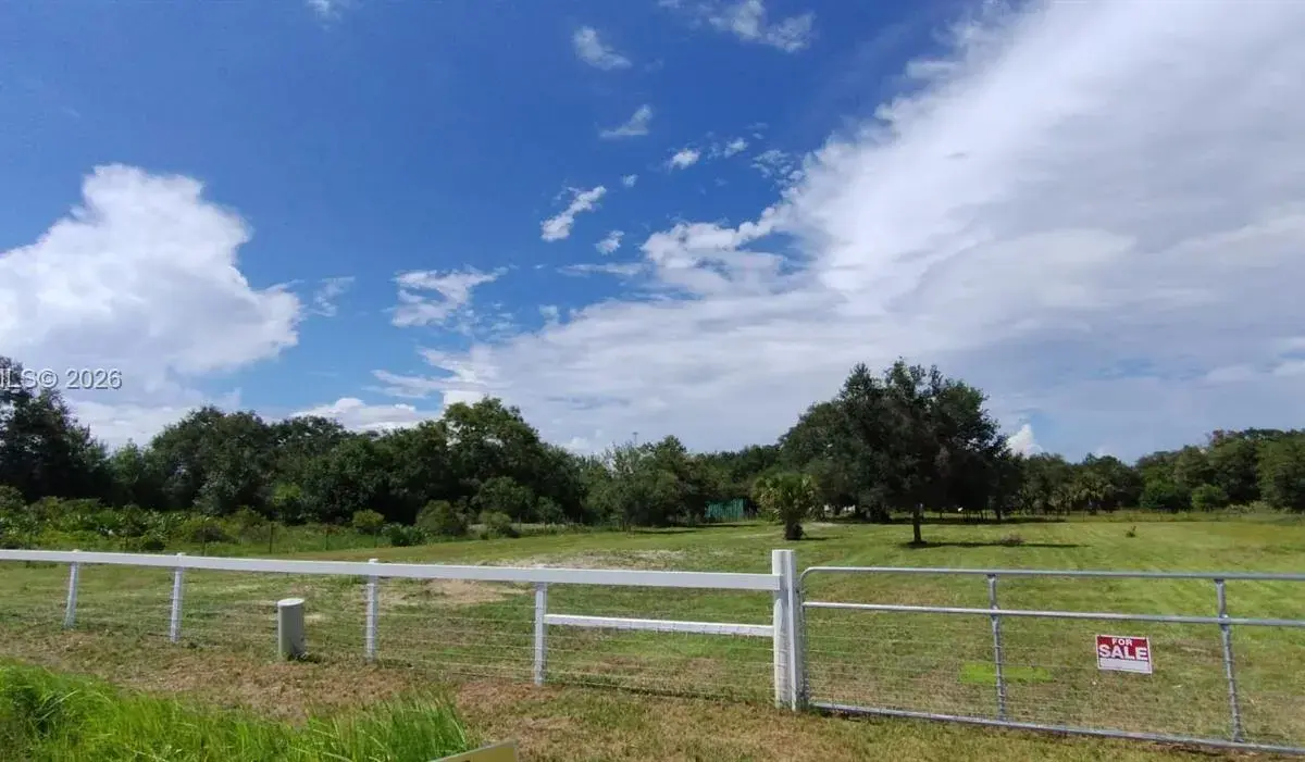 18611 NW 304 st, Okeechobee FL 34972