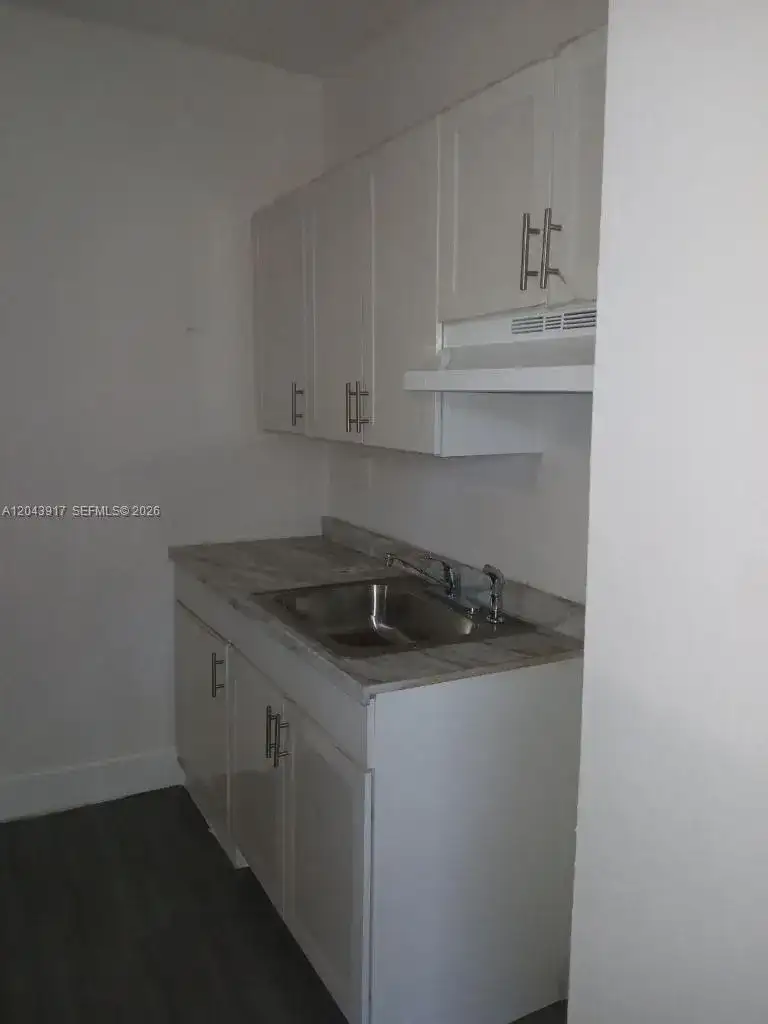 1003 SW 15th Ave # 6, Miami FL 33135 photo 3