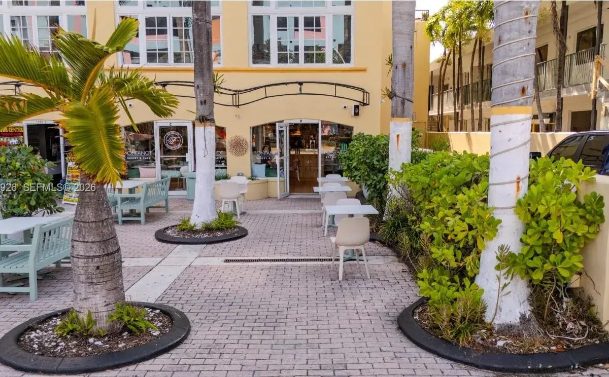 1300 Collins NE St, Miami FL 33139