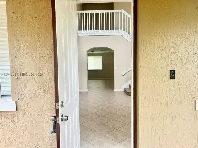 946 NW 206th St, Miami Gardens FL 33169