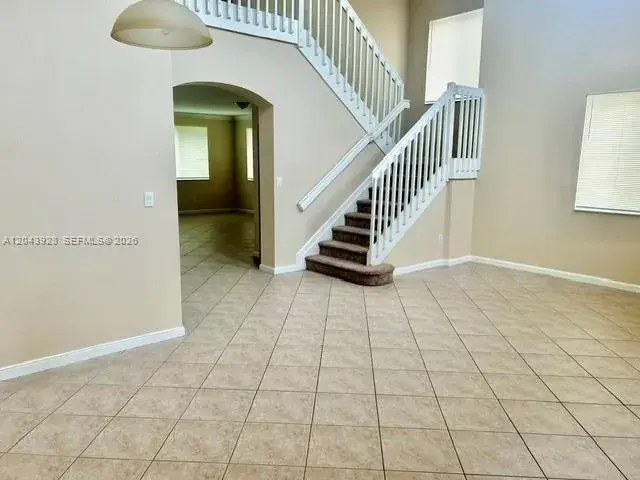 946 NW 206th St, Miami Gardens FL 33169