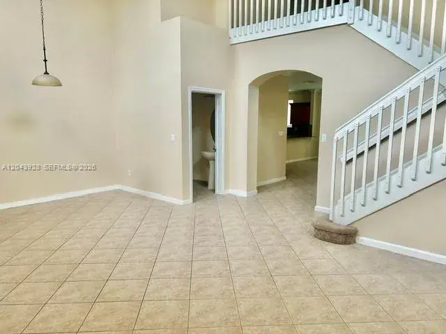 946 NW 206th St, Miami Gardens FL 33169