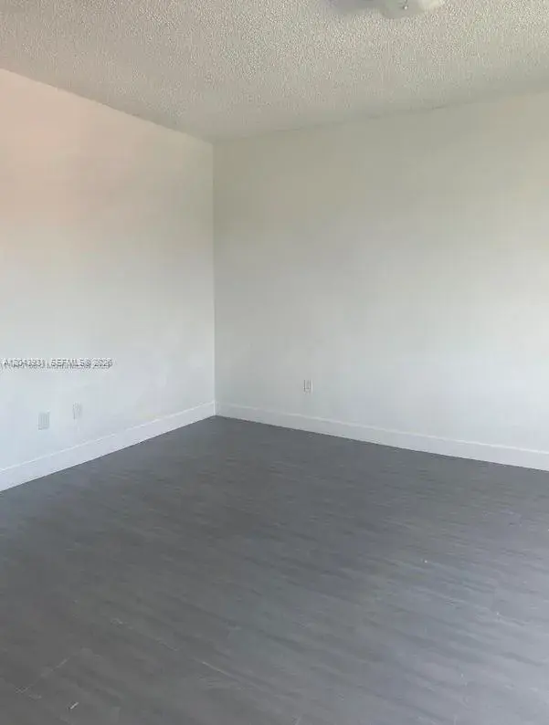 2961 SW 5th St # 21, Miami FL 33135