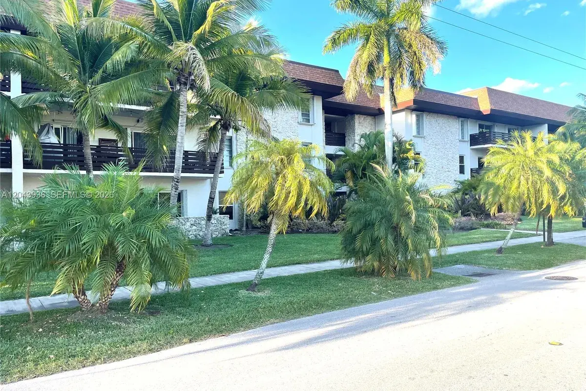 7477 SW 82nd St # C318, Miami FL 33143