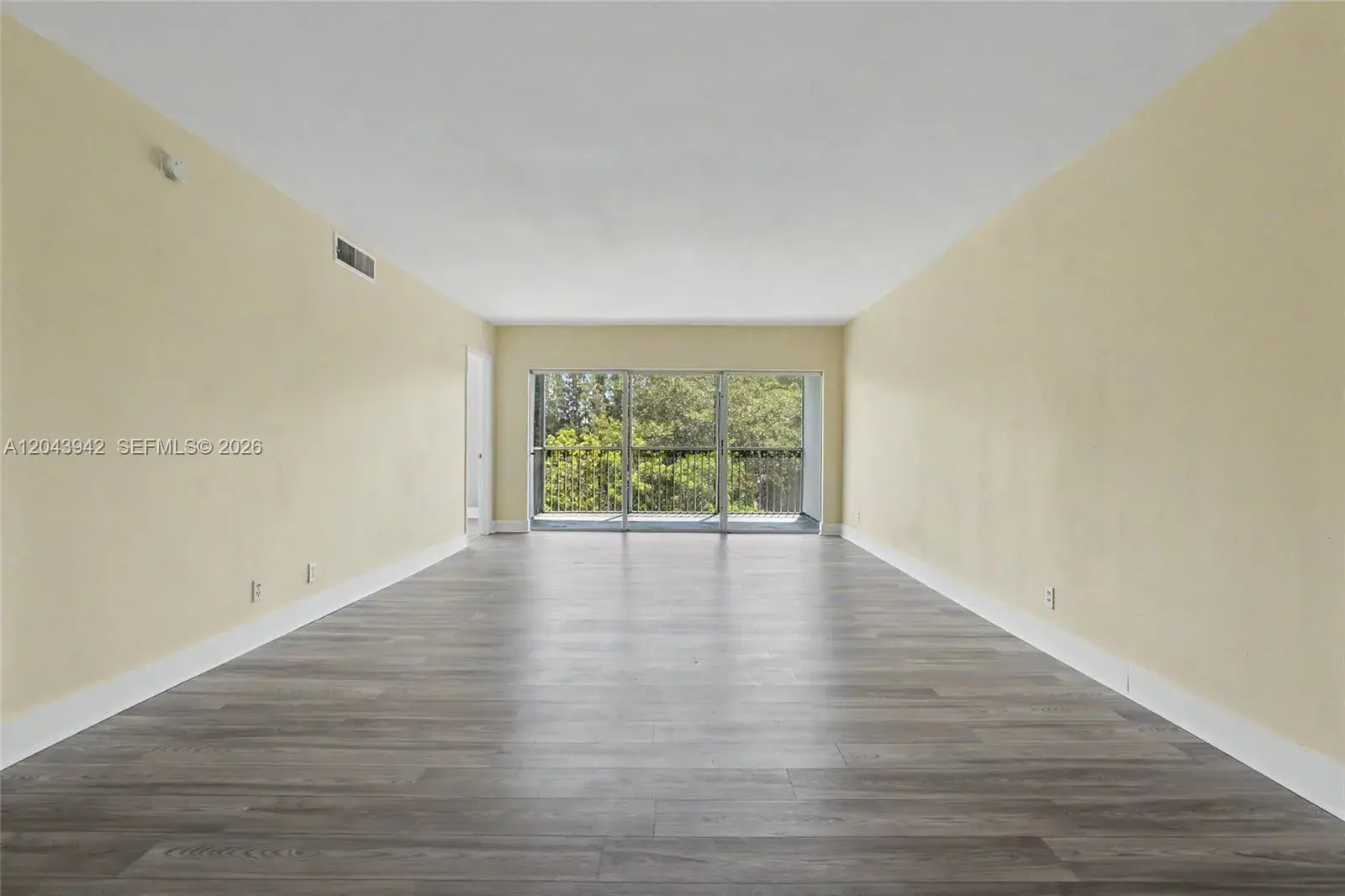 3250 N Palm Aire Dr # 406, Pompano Beach FL 33069