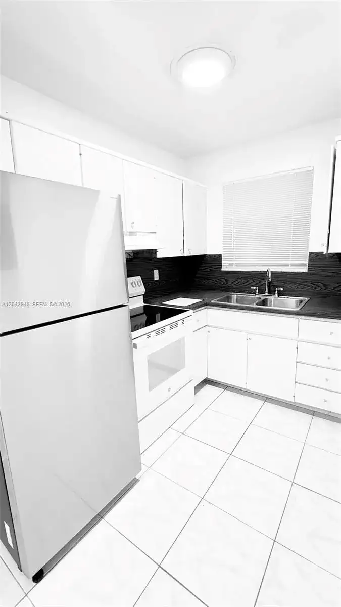 400 SE 9th Ct # 9, Hallandale Beach FL 33009 photo 3