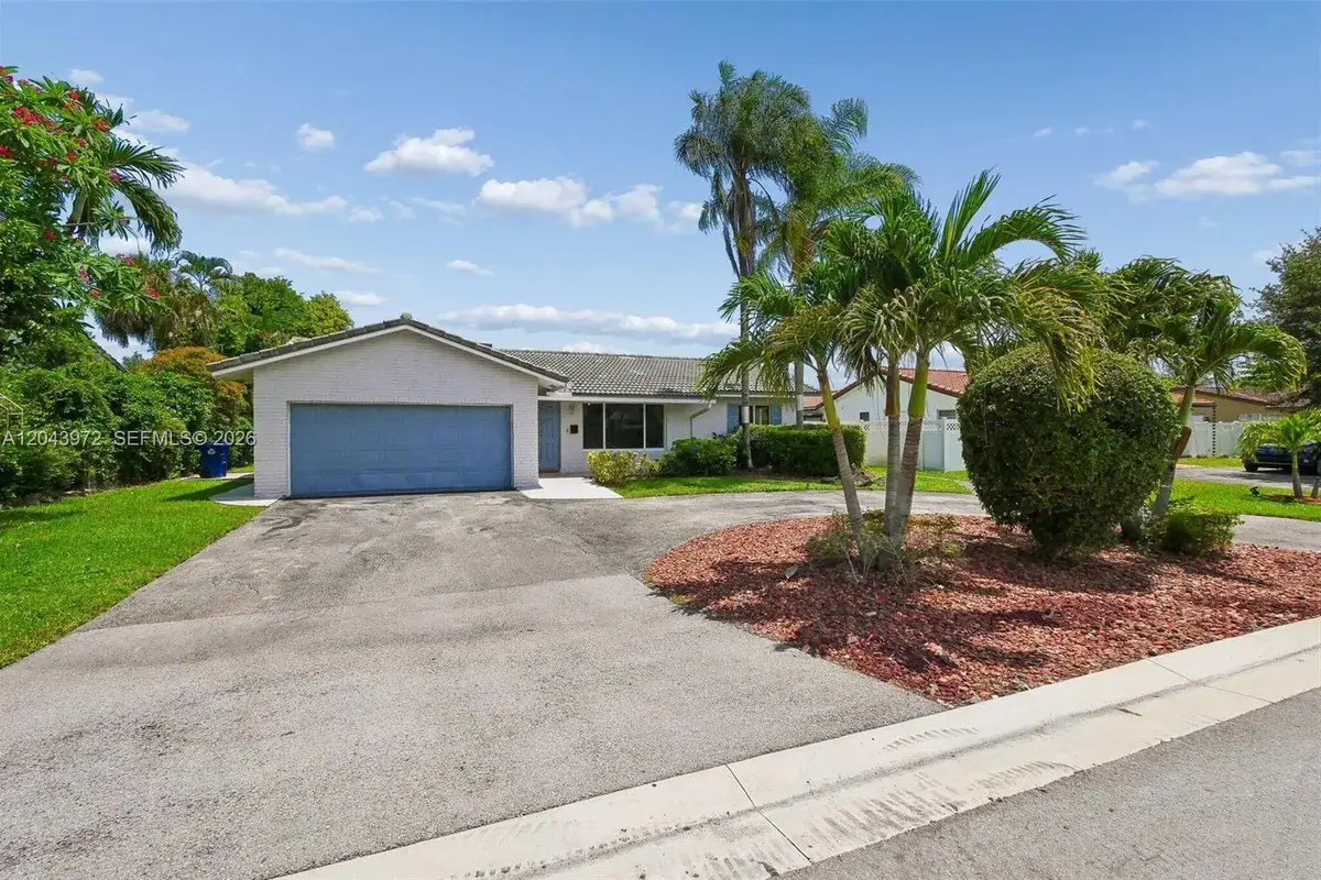 7506 NW 42nd St, Coral Springs FL 33065