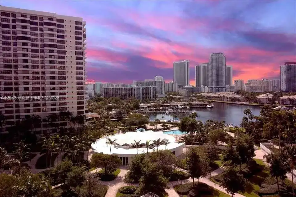 600 Three Islands Blvd # 1113, Hallandale Beach FL 33009 photo 3