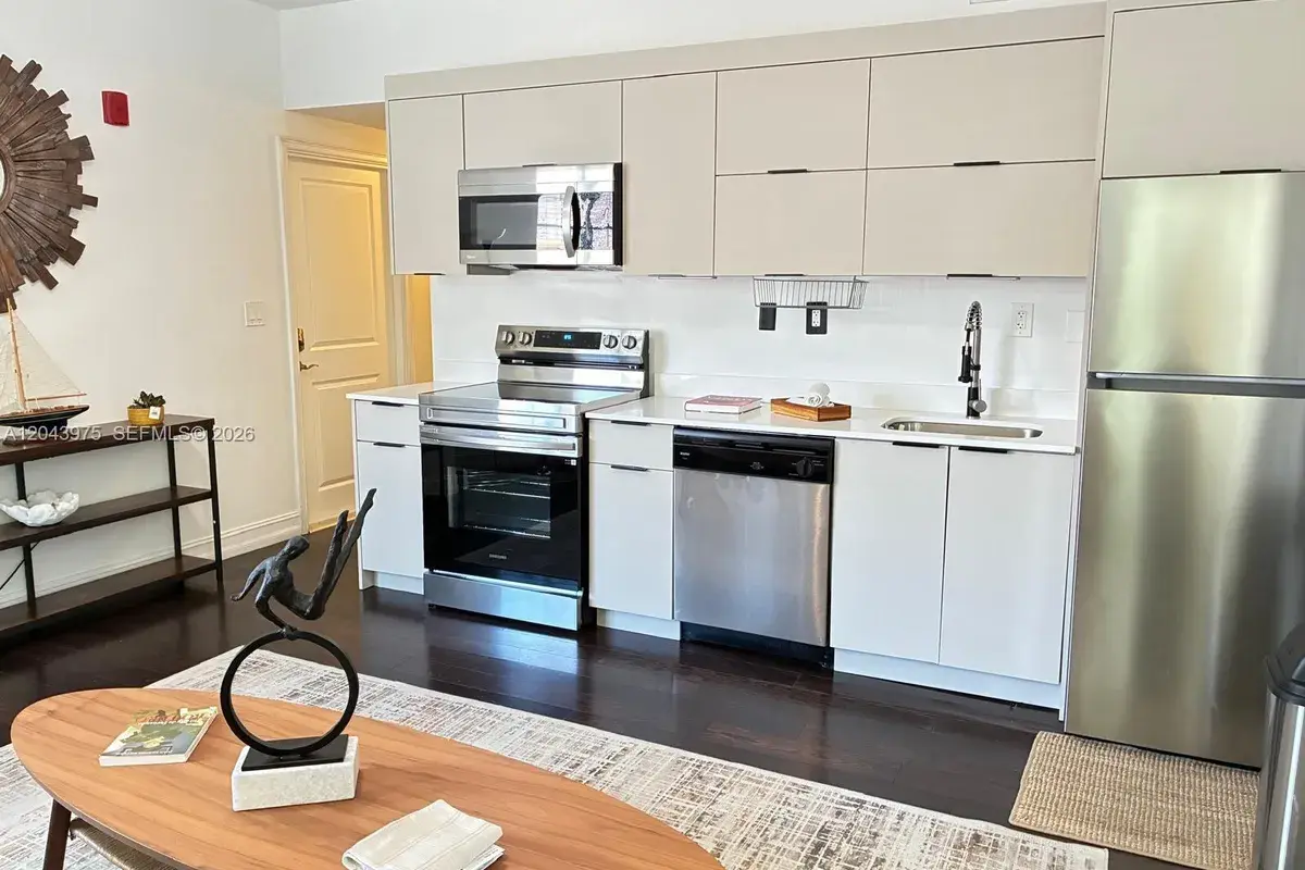 601 11th St # 107, Miami Beach FL 33139