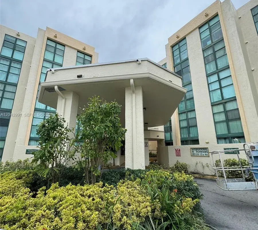2055 SW 122nd Ave # 327, Miami FL 33175