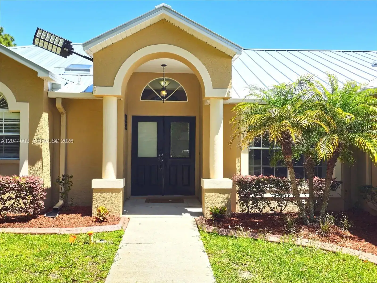27015 Golden Meadow Drive, Other City - In The State Of Florida FL 33544 photo 2
