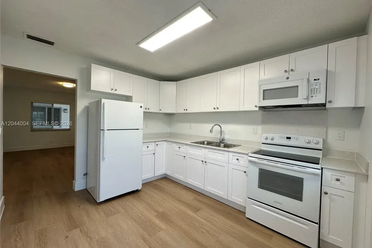 3700 NE 22nd Ave # 4, Lighthouse Point FL 33064