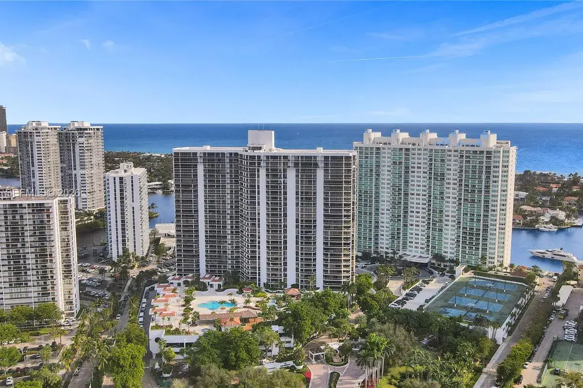 20281 E Country Club Dr # 407, Aventura FL 33180