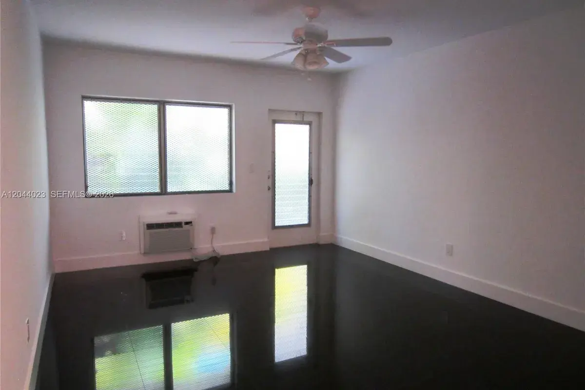 8132 Harding Ave # 5, Miami Beach FL 33141