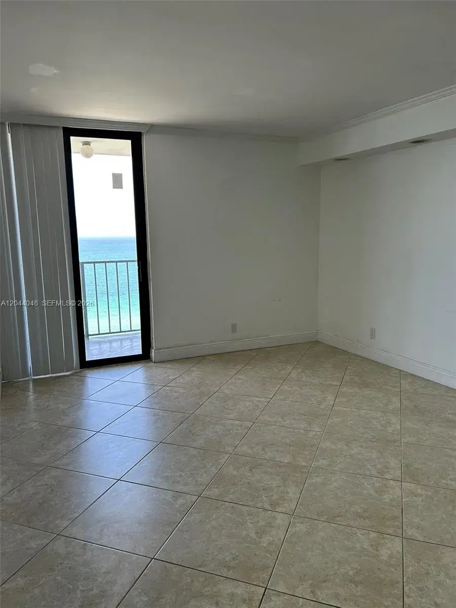 2625 Collins Ave # 1805, Miami Beach FL 33140
