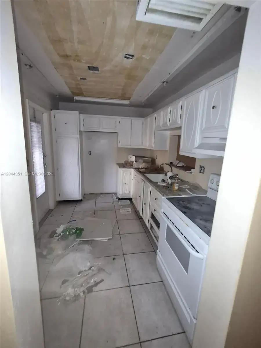 3940 NW 42nd Ave # 122, Lauderdale Lakes FL 33319 photo 3
