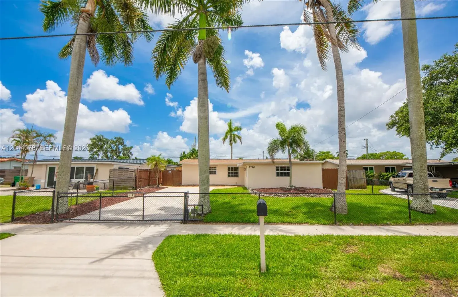 7770 NW 33rd St # 7770, Davie FL 33024