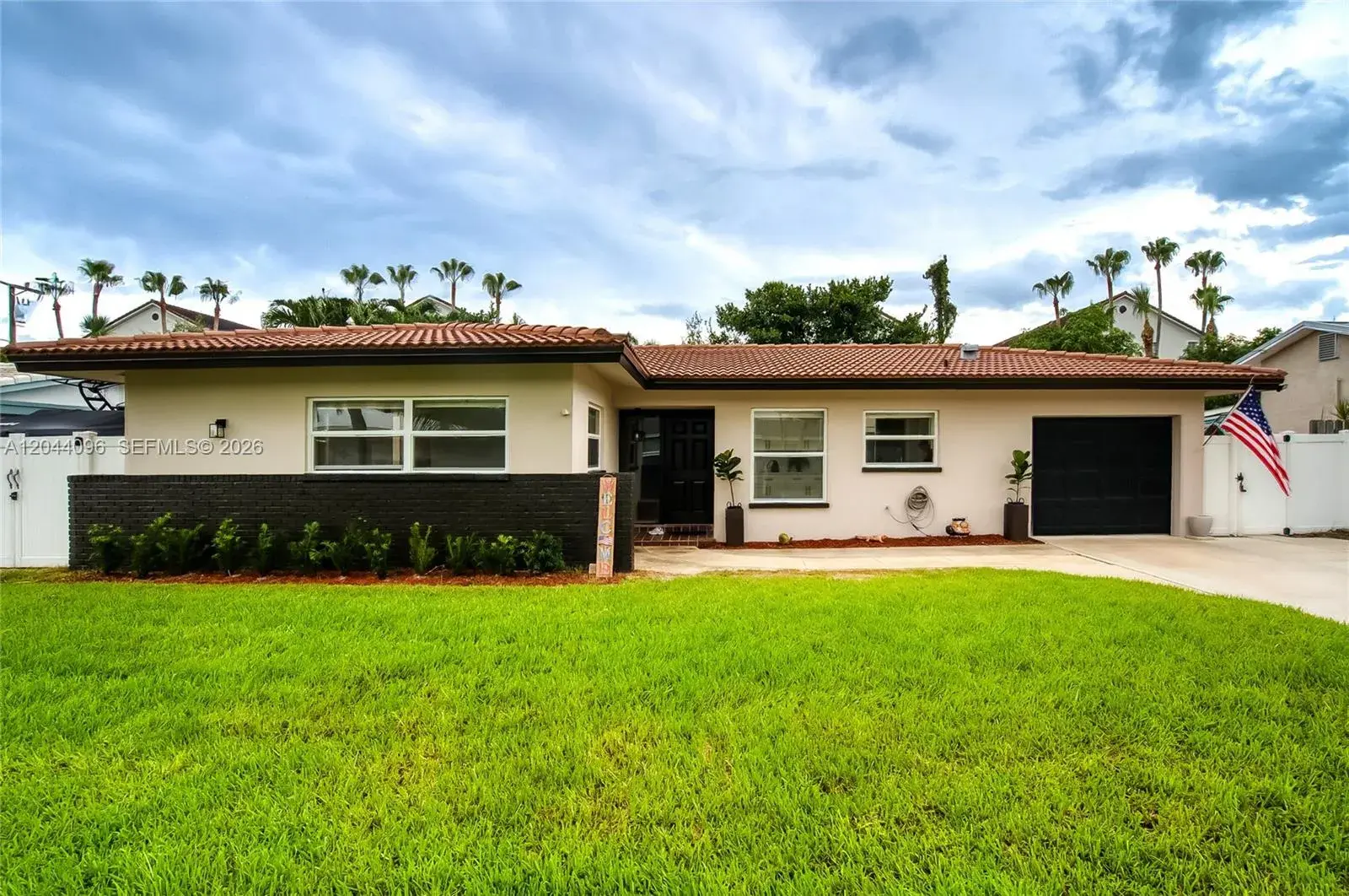 106 E Park Ln E, Hypoluxo FL 33462