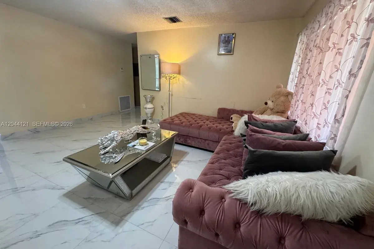 5923 Fillmore St, Hollywood FL 33021
