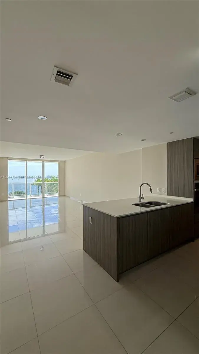 600 NE 27th St # 802, Miami FL 33137