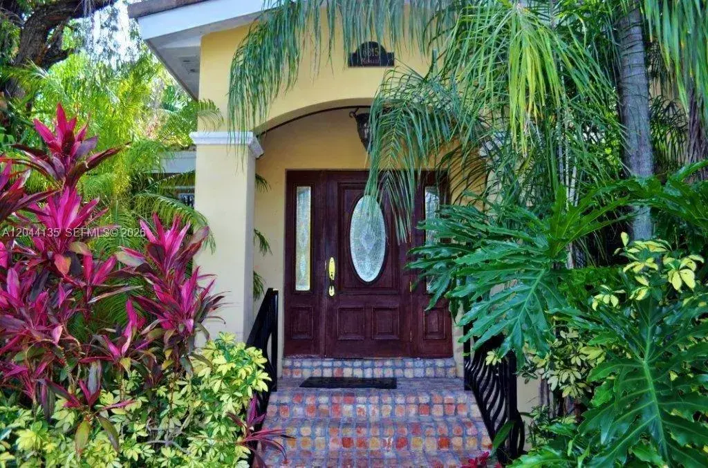 6315 Maynada St, Coral Gables FL 33146