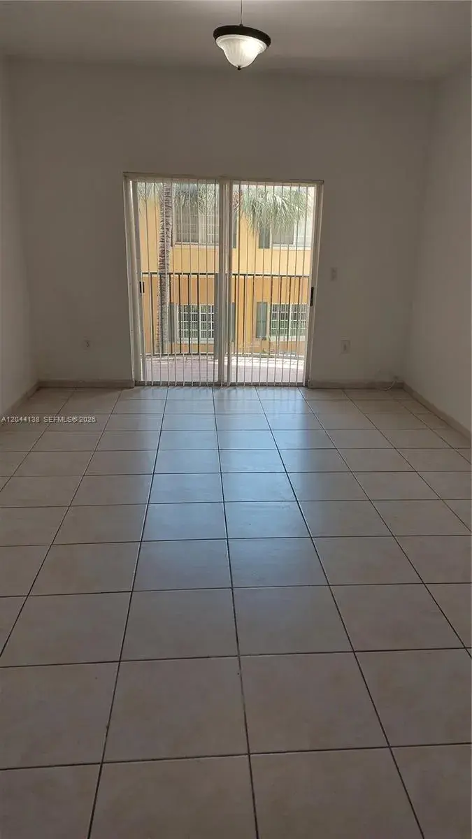 7290 NW 114th Ave # 7, Doral FL 33178