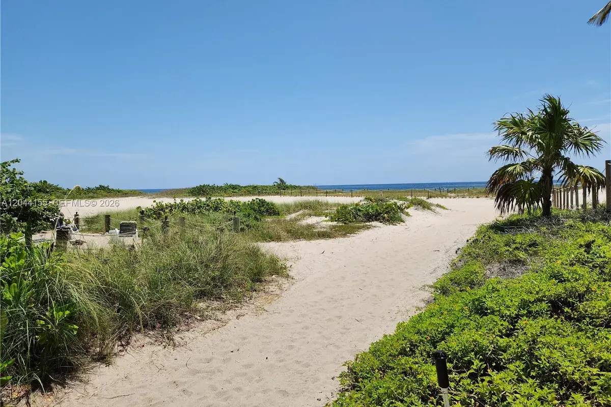 1009 N Ocean Blvd # 411, Pompano Beach FL 33062