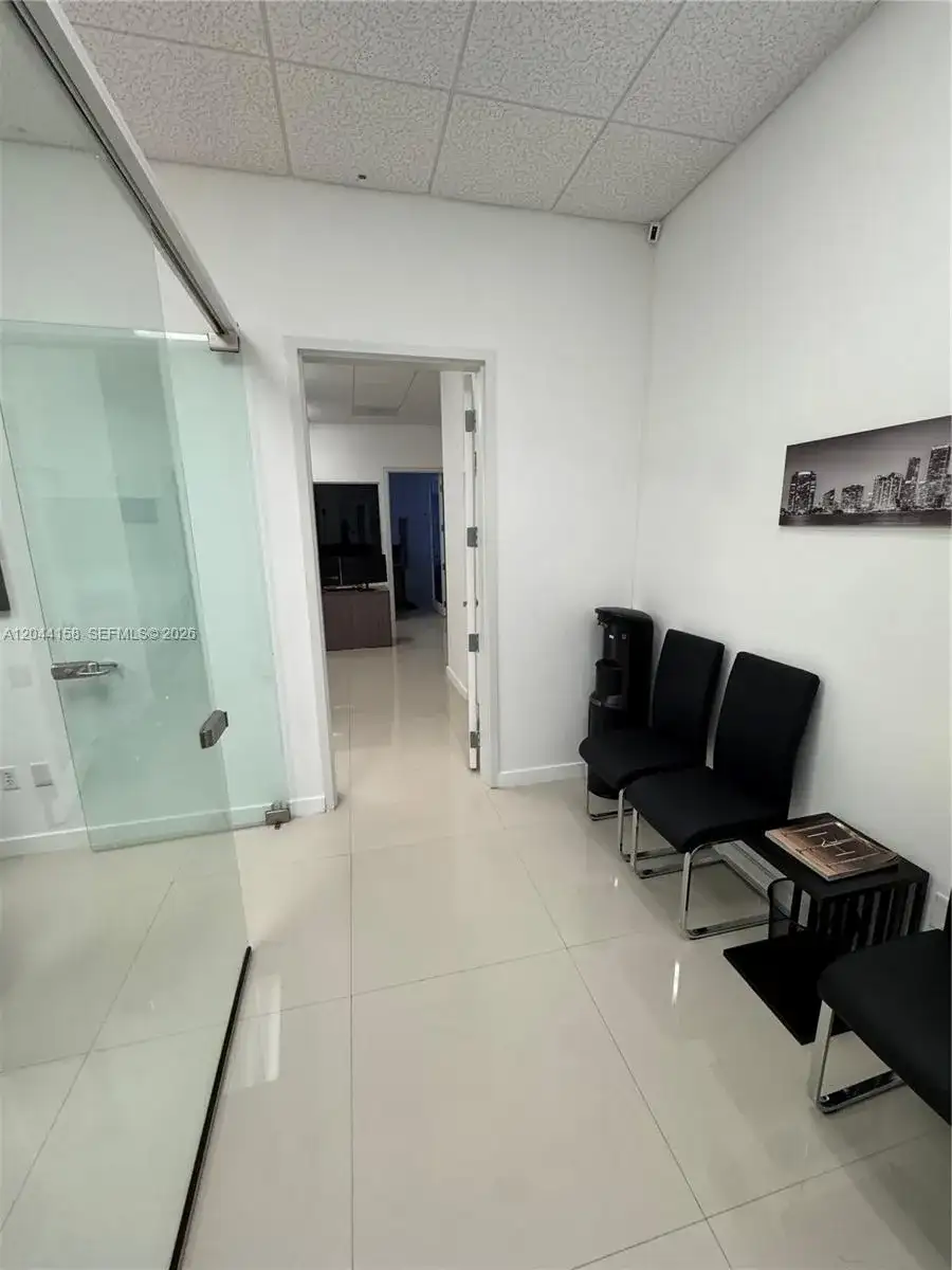 20200 W Dixie Hwy G01 Hwy, Miami FL 33180 photo 3