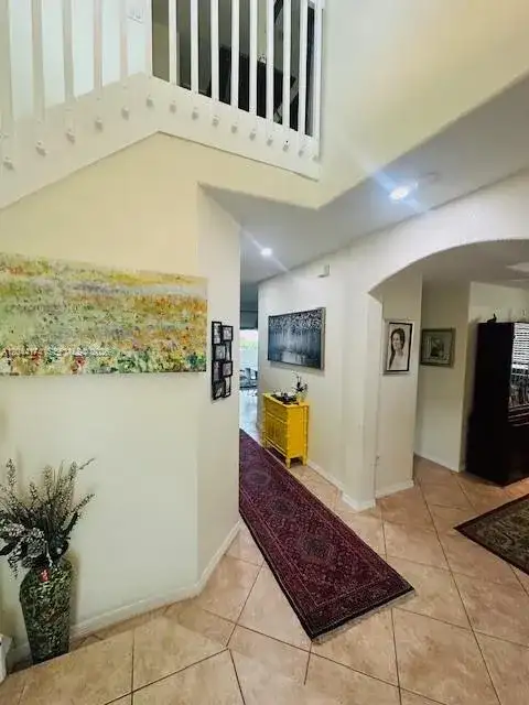 4318 NW 113th Pl, Doral FL 33178 photo 3