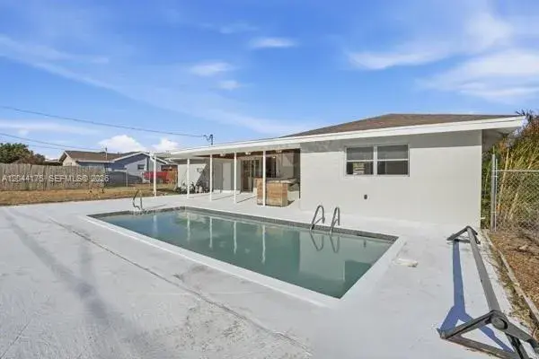 312 Hollywood, Lehigh Acres FL 33936