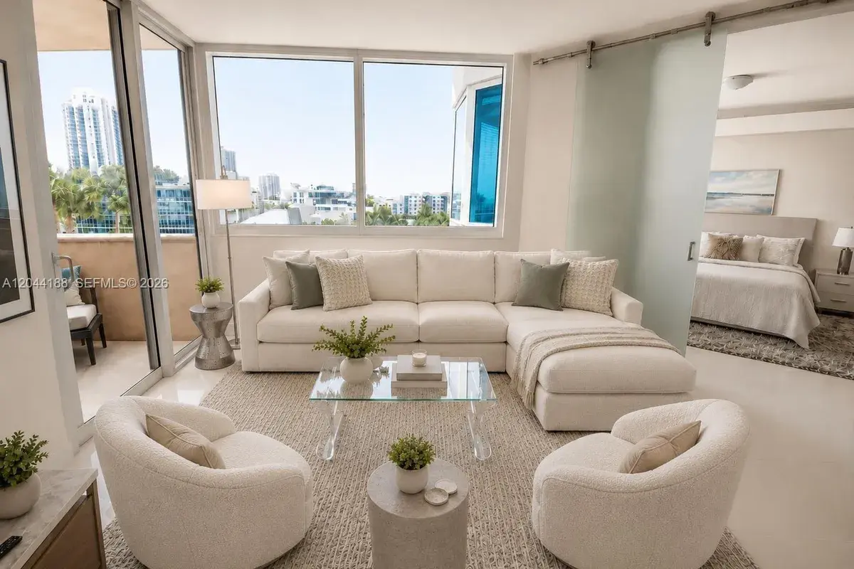 300 S Pointe Dr # 706, Miami Beach FL 33139