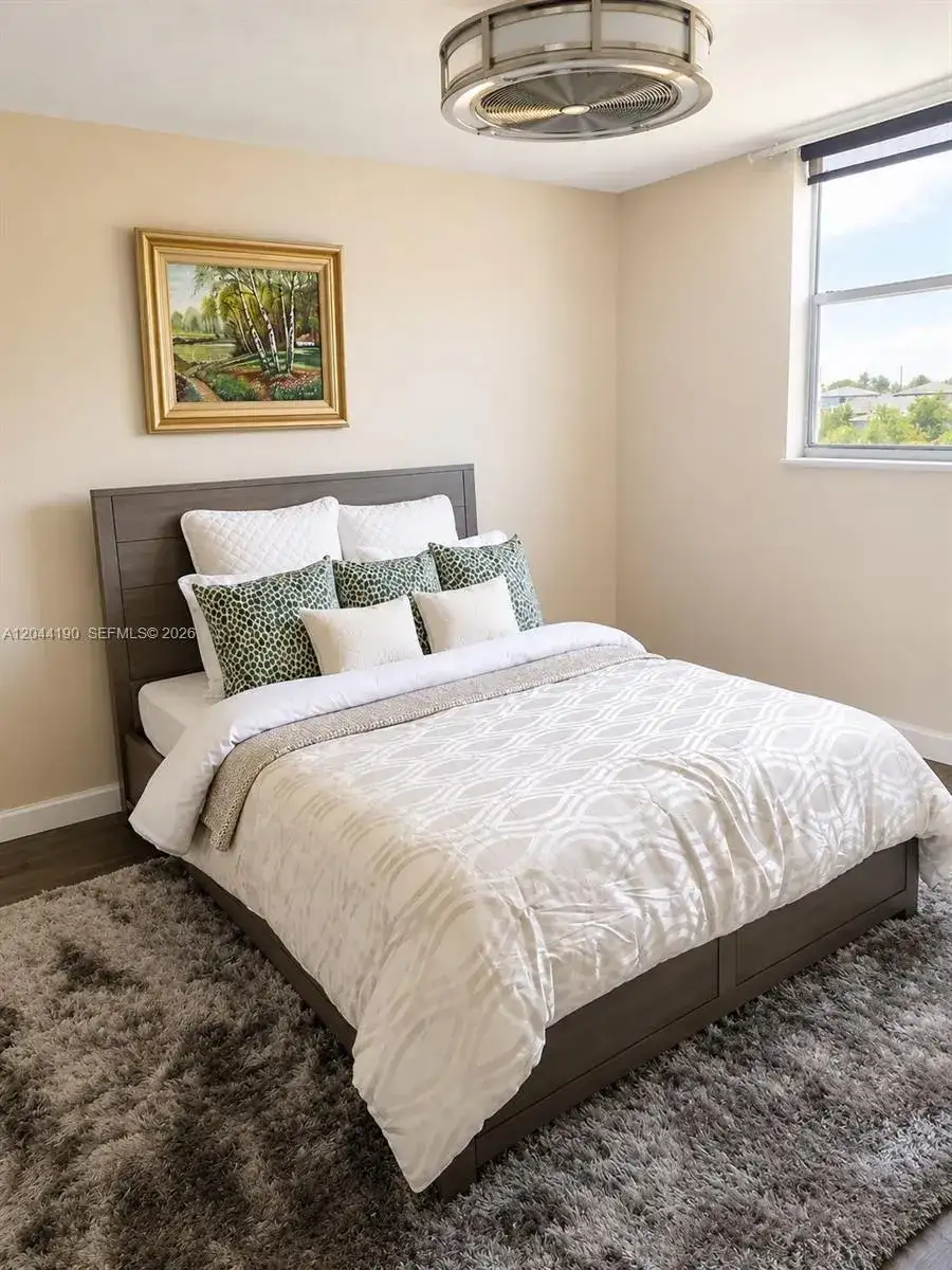 2821 Somerset Dr # 312, Lauderdale Lakes FL 33311 photo 3