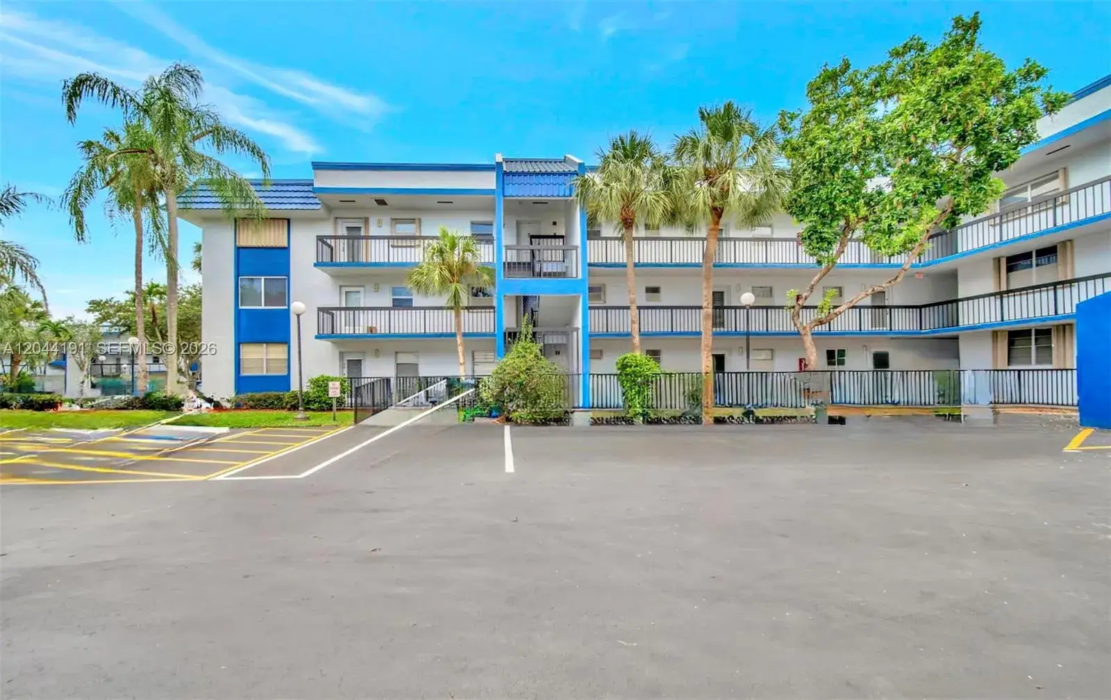 3100 Holiday Springs Blvd # 111, Margate FL 33063